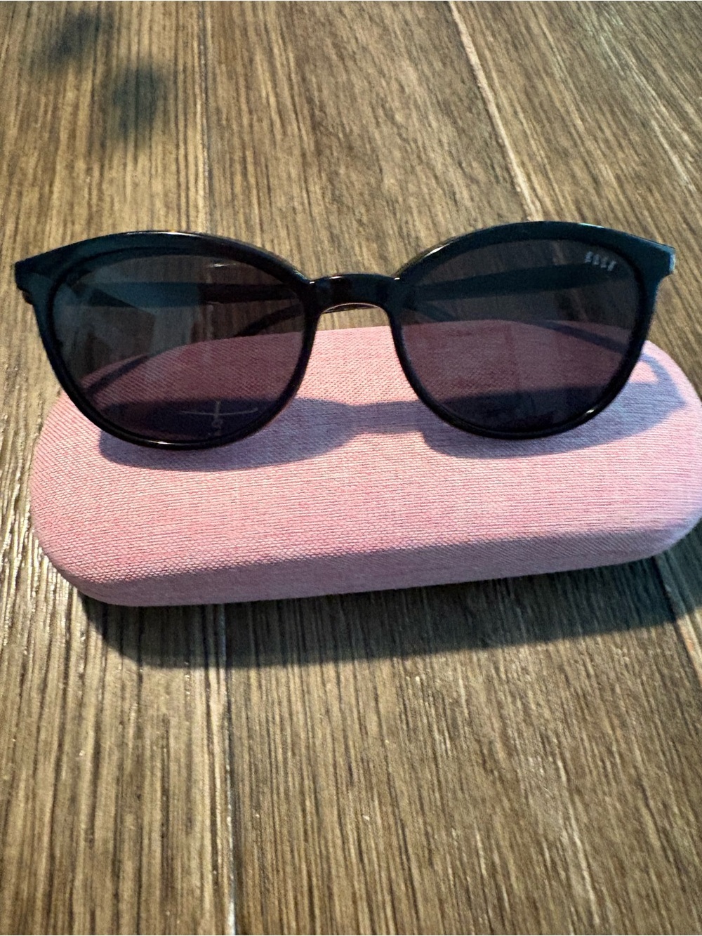 Elle Black Cat-Eye Sunglasses with Pink Case